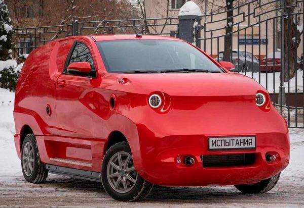 Представлен безобразный прототип российского электромобиля «Амбер»