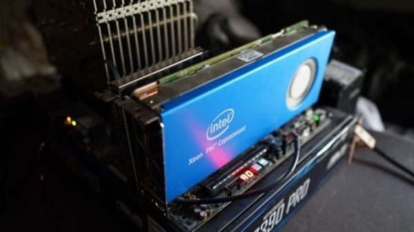 Глава Intel считает, что отказ компании от развития проекта Larrabee в итоге вывел NVIDIA в лидеры сегмента вычислений