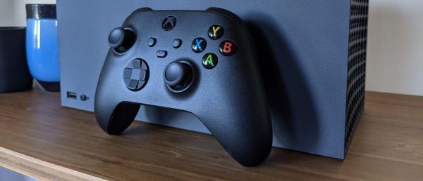 Microsoft запретит использовать сторонние контроллеры на Xbox со следующего месяца