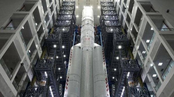 Китай запустил огромный спутник-шпион — он даже не поместился в штатный обтекатель тяжёлой ракеты
